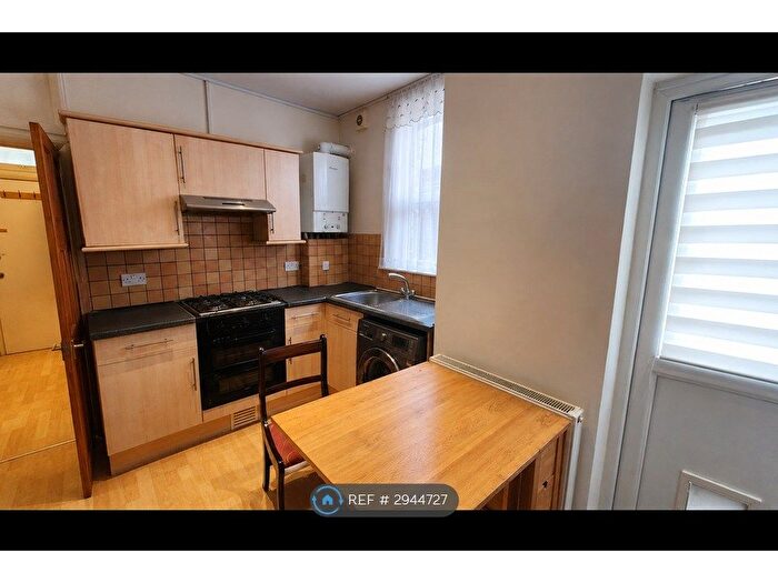 1 Bedroom Flat To Rent In Moorcroft Road, London, SW16