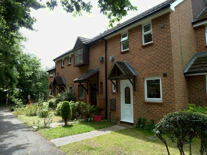 2 Bedroom Terraced House To Rent In Greding Walk Hutton Brentwood Essex, CM13
