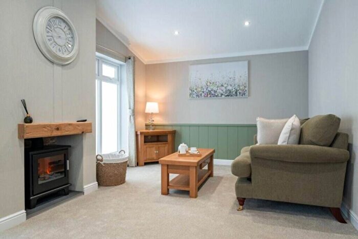 2 Bedroom Park Home For Sale In Marston, Grantham, NG32
