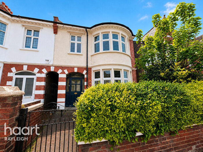 2 Bedroom Apartment To Rent In Boscombe Road, Southend-on-sea, SS2