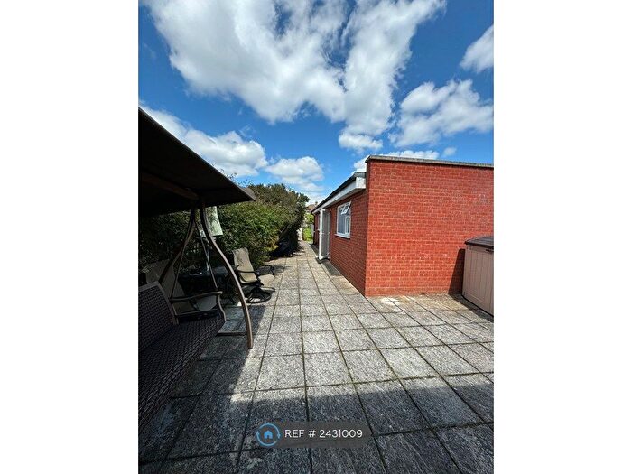 Studio To Rent In Orchard Close, Bexleyheath, DA7