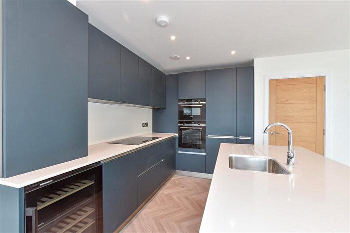 2 Bedroom Flat For Sale In Convent Road, Broadstairs, Kent, CT10