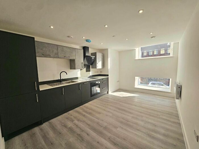 Studio To Rent In George Street, Hull, East Riding Of Yorkshire, HU1