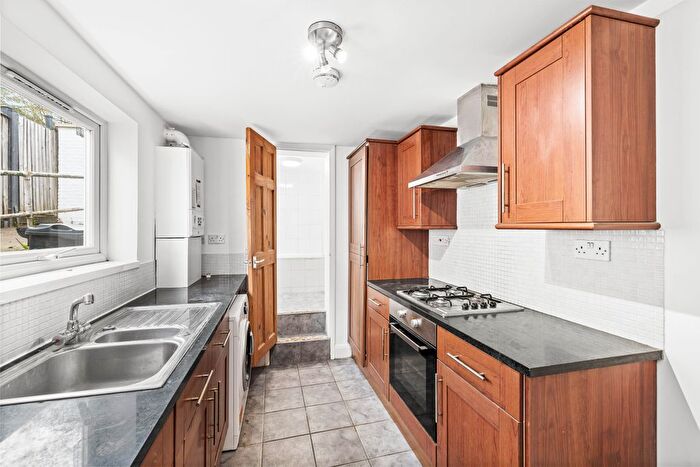 1 Bedroom Maisonette For Sale In Ref: Gk - Somerset Road, Redhill, RH1