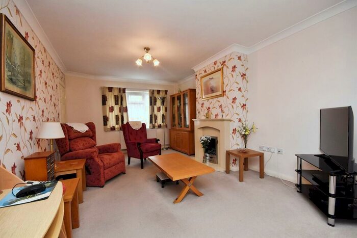 2 Bedroom Semi-Detached Bungalow For Sale In Sidmouth Road, Chelmsford, CM1