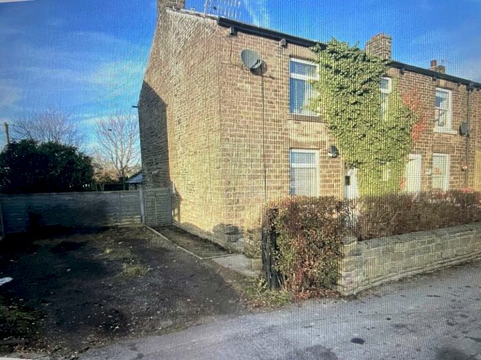 2 Bedroom End Of Terrace House To Rent In Glossop Road, Glossop, Derbyshire, SK13