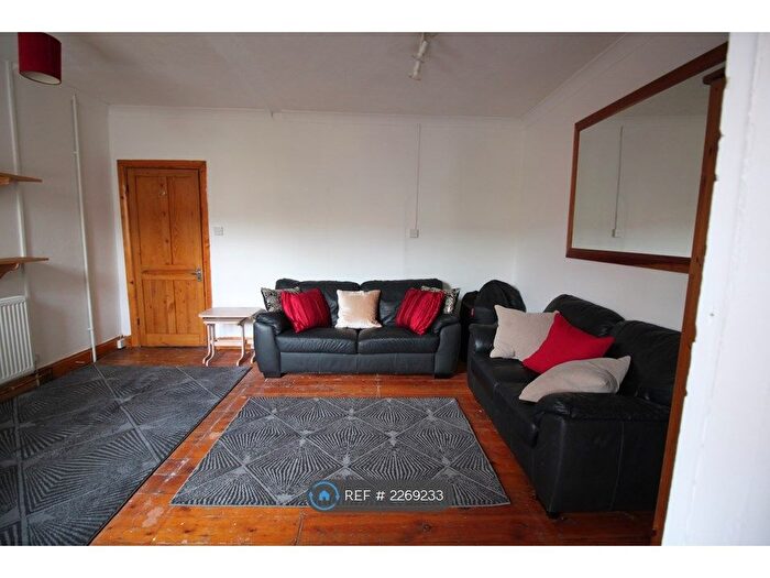 6 Bedroom Semi-Detached House To Rent In Artillery Road, Guildford, GU1