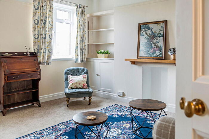 2 Bedroom Apartment For Sale In Woodstock Close, North Oxford, OX2