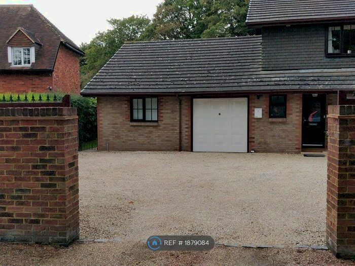 1 Bedroom Flat To Rent In Holyport Road, Holyport, Maidenhead, SL6