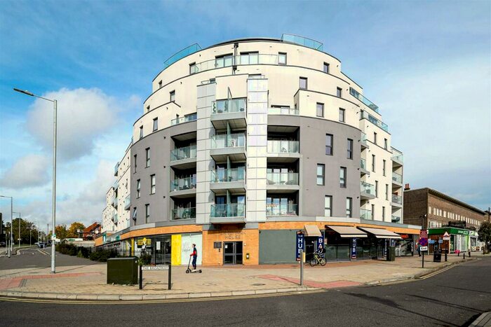 2 Bedroom Flat To Rent In Landmark House, Loughton, IG10