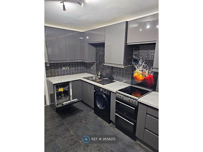 4 Bedroom Terraced House To Rent In Peartree Close, South Ockendon, RM15