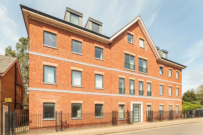 2 Bedroom Flat For Sale In Belmont Terrace, Chiswick, W4