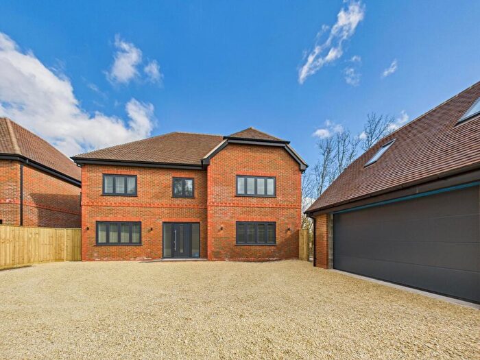 5 Bedroom Detached House To Rent In Aldermaston Road, Pamber Green, Tadley, RG26