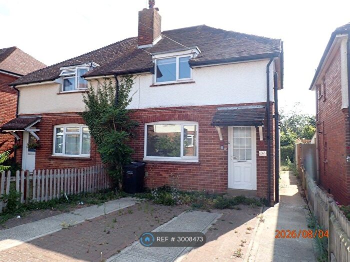 3 Bedroom Semi Detached House To Rent In The Chase, Tonbridge, TN10