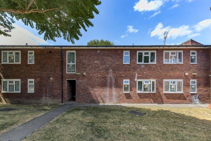 1 Bedroom Flat To Rent In Newnes Path, London, SW15