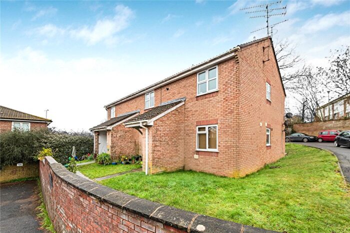 1 Bedroom Flat To Rent In Walnut Park, Haywards Heath, West Sussex, RH16