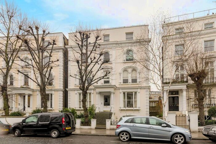 1 Bedroom Flat For Sale In Pembridge Crescent, Notting Hill Gate, London, W11