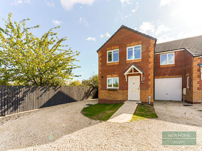 3 Bedroom Semi-Detached House For Sale In Sidings Road Grimsby, DN31