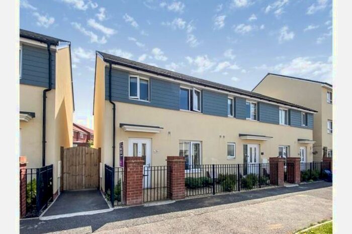 3 Bedroom End Of Terrace House To Rent In Cranbrook, EX5