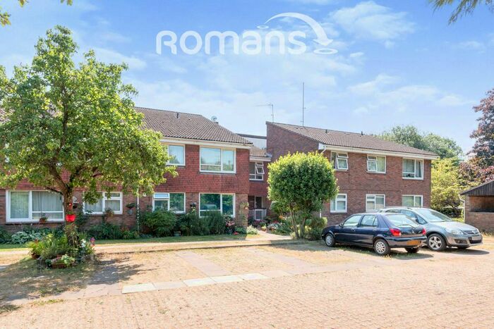 2 Bedroom Flat To Rent In Weybourne Road, Farnham, GU9