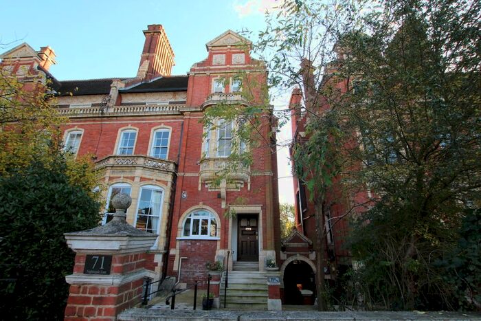 2 Bedroom Flat To Rent In Nightingale Lane (), Balham, SW12