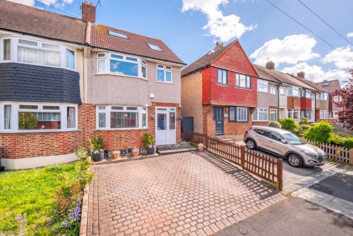 4 Bedroom End Of Terrace House For Sale In Lynmouth Avenue, Morden, SM4