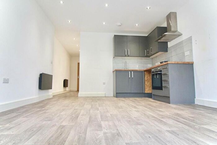 1 Bedroom Flat To Rent In Wrotham Road, Meopham, Gravesend, DA13