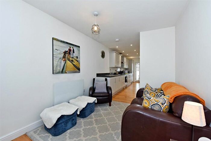 1 Bedroom Apartment To Rent In Tuns Lane, Henley-on-Thames, Oxfordshire, RG9