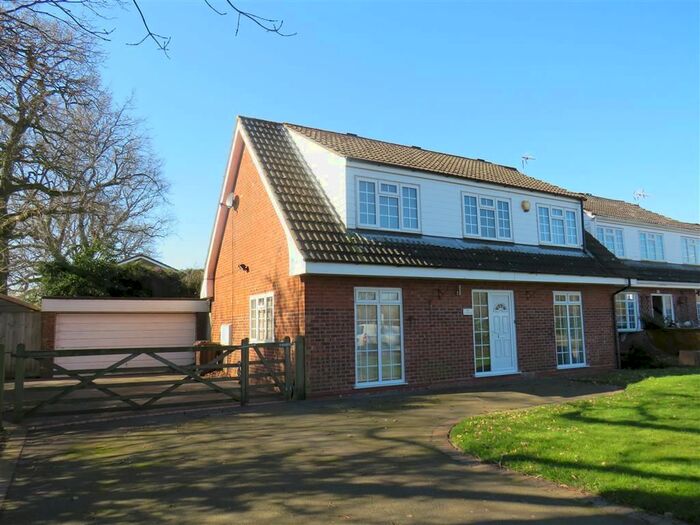 4 Bedroom Detached House To Rent In Barretts Lane, Balsall Common, Coventry, CV7