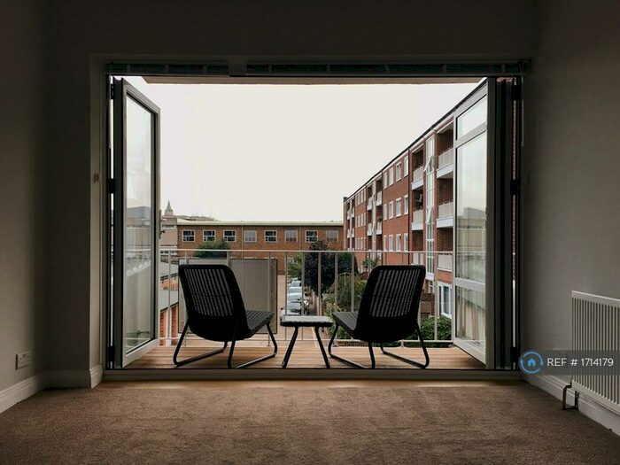 2 Bedroom Flat To Rent In Palmeira Avenue, Hove, BN3