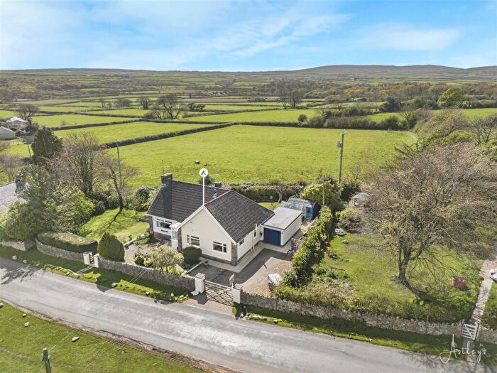 3 Bedroom Detached Bungalow For Sale In Reynoldston, Swansea, SA3