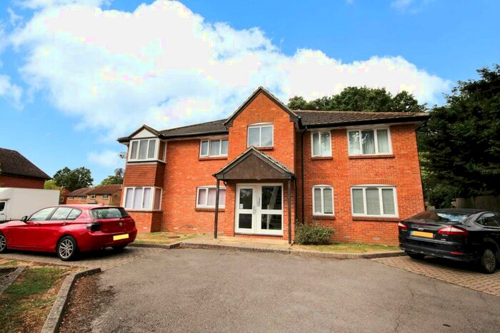 1 Bedroom Apartment To Rent In Horatio Avenue, Warfield, RG42