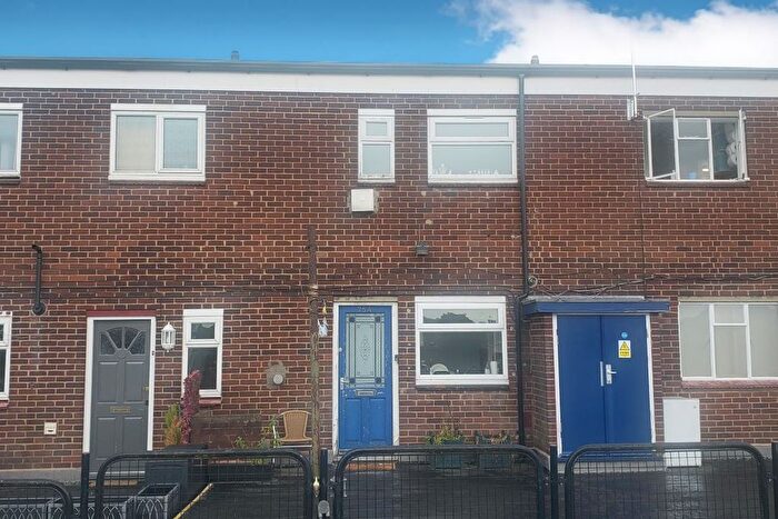 2 Bedroom Flat For Sale In A High Street, Birmingham, B17