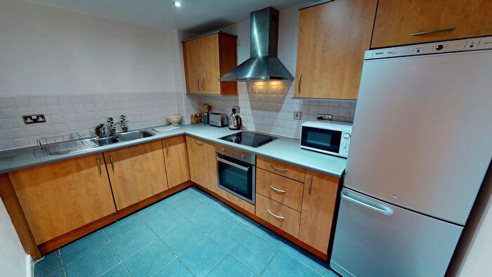 2 Bedroom Flat To Rent In Madison Square, Liverpool, L1
