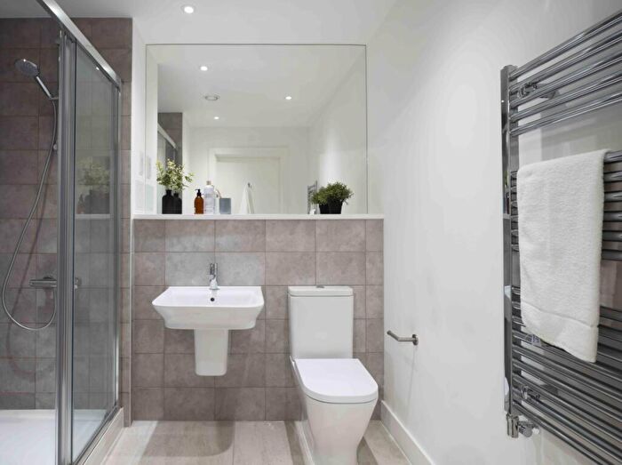Apartment To Rent In Momento Barking, Barking Wharf Square Barking, IG11