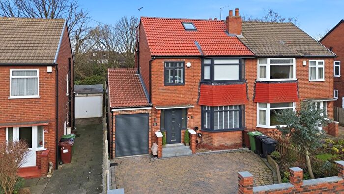 4 Bedroom Semi Detached House For Sale In Hollyshaw Crescent, Leeds, LS15