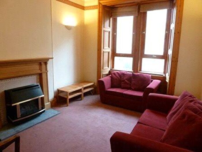 2 Bedroom Flat To Rent In Tay Street, Edinburgh, EH11