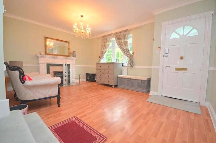 5 Bedroom Detached House To Rent In Noak Hill Road, Romford RM3