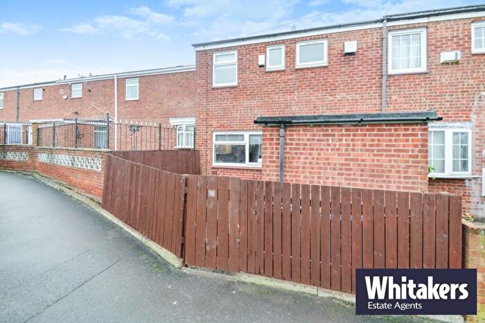 3 Bedroom Terraced House To Rent In Kinderscout Close, Bransholme, Hull, HU7