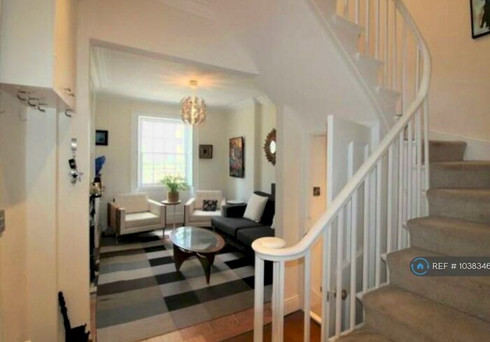 4 Bedroom Semi-Detached House To Rent In Friernhay Street, Exeter, EX4