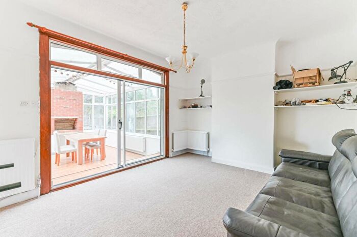 3 Bedroom Semi-Detached House To Rent In Thetford Road, New Malden, KT3