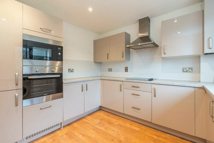 3 Bedroom House To Rent In Mundy Place, Aldershot Hampshire, GU11