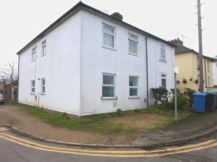 2 Bedroom Flat To Rent In South Road, Maidenhead, SL6