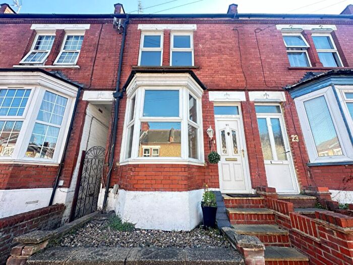 2 Bedroom Terraced House To Rent In St. Saviours Crescent, Luton, Bedfordshire, LU1