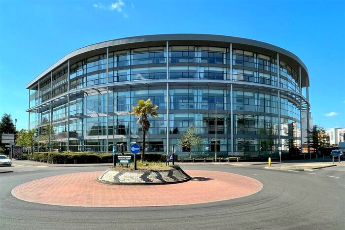 Apartment To Rent In Station Road, Addlestone, Surrey, KT15