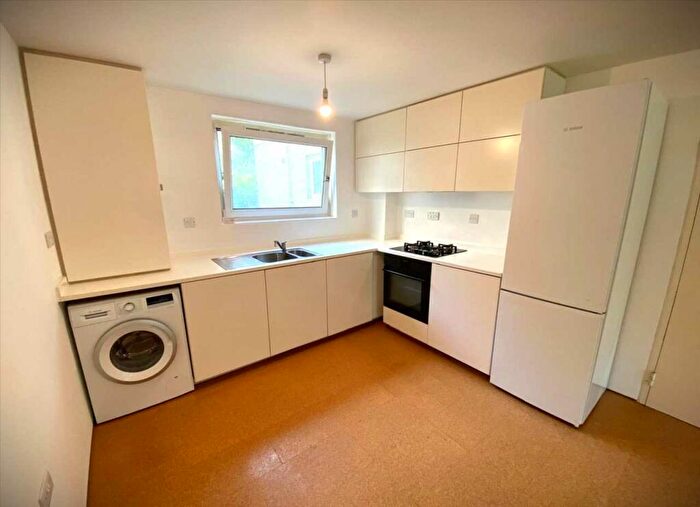 1 Bedroom Flat To Rent In Hilldrop Crescent, London, N7