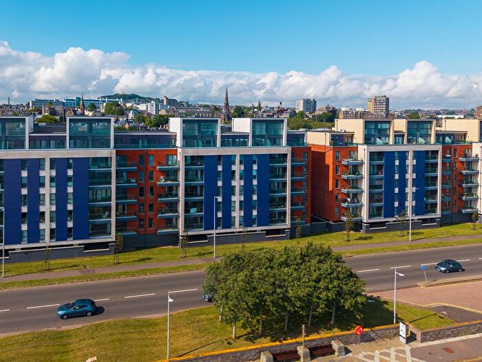 2 Bedroom Flat For Sale In Riverside Drive, Dundee, DD1