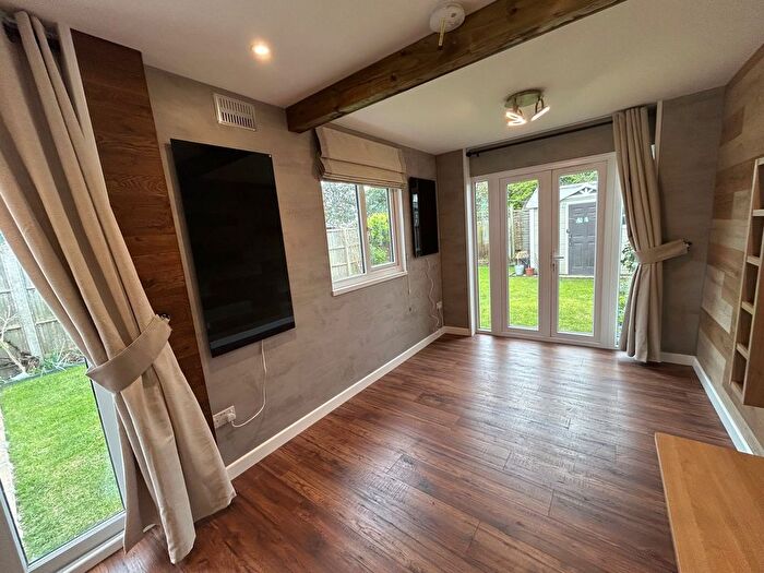 Studio To Rent In Crown Lane, Southgate, N14