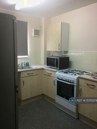 1 Bedroom Flat To Rent In Pentland Road, Slough, SL2
