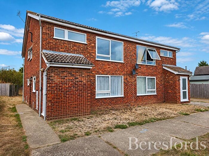 2 Bedroom Maisonette For Sale In Bell Close, Colchester, CO2